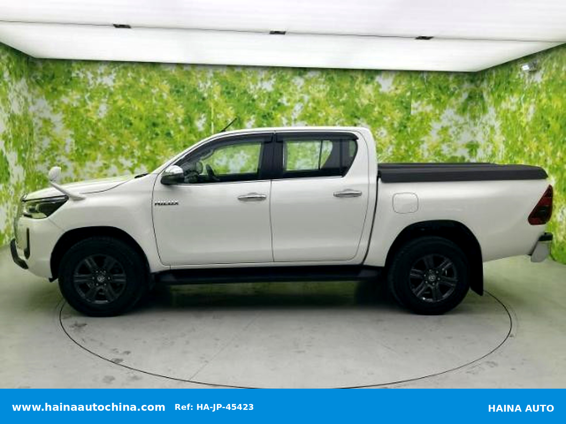 2023 Toyota Hilux Pick Up 4WD exterior