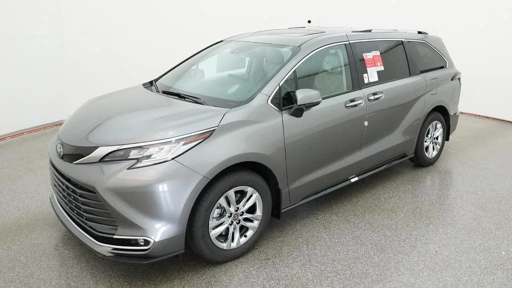 2026 Toyota Sienna Limited, photo 1 of 3