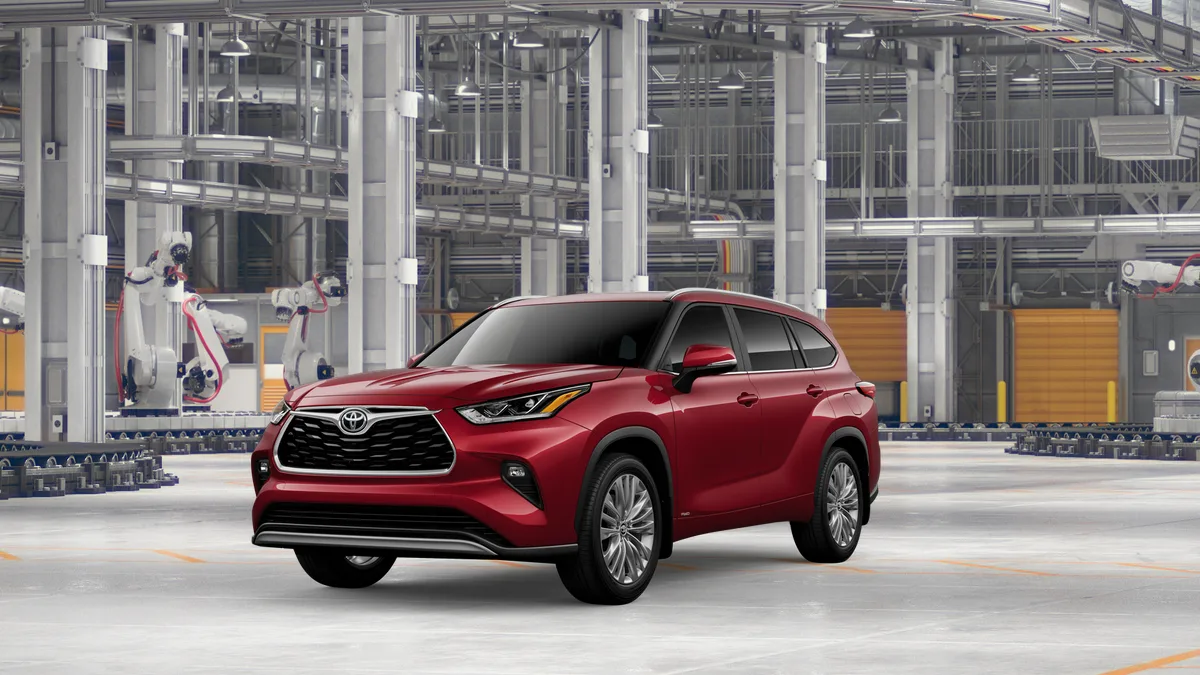 2026 Toyota Highlander Hybrid Hybrid Platinum exterior