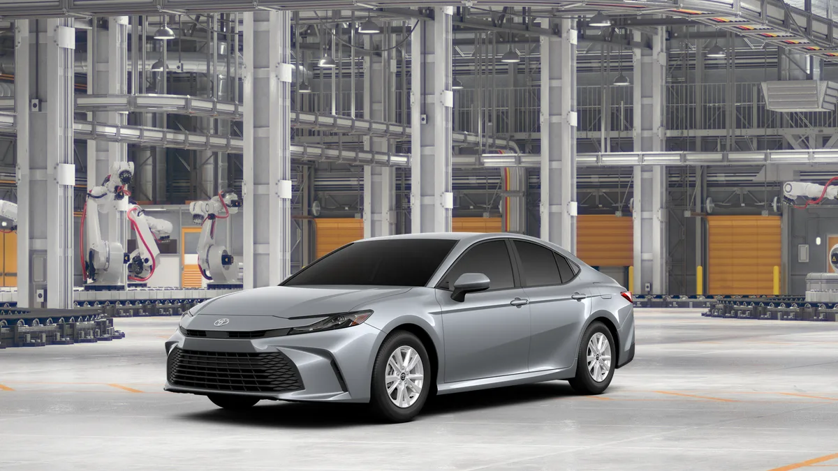 2026 Toyota Camry LE, photo 1 of 3