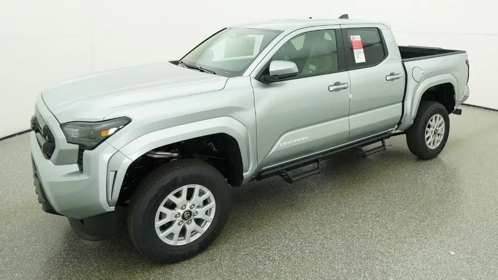 2026 Toyota Tacoma SR5, photo 1 of 3