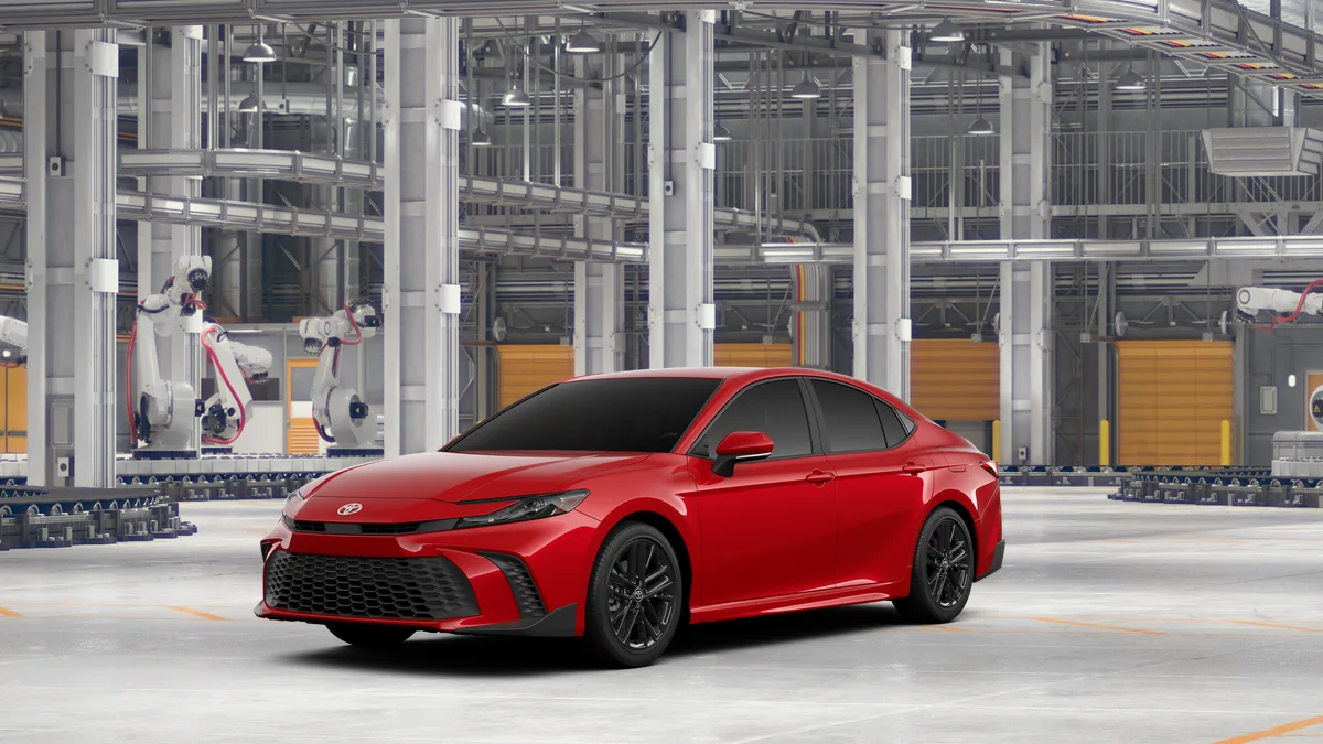 2026 Toyota Camry SE, photo 1 of 3