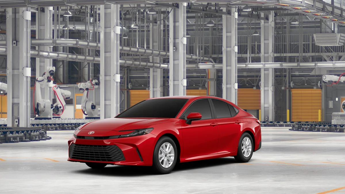 2026 Toyota Camry LE, photo 1 of 3