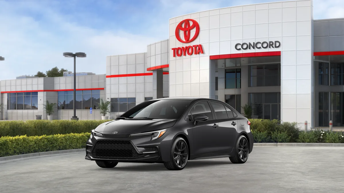 2026 Toyota Corolla SE, photo 1 of 3