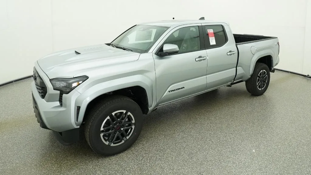 2026 Toyota Tacoma TRD Sport, photo 1 of 3