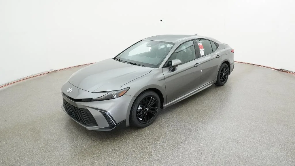 2026 Toyota Camry SE, photo 1 of 3