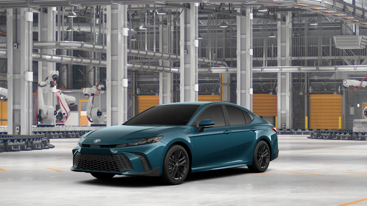 2026 Toyota Camry SE, photo 1 of 3