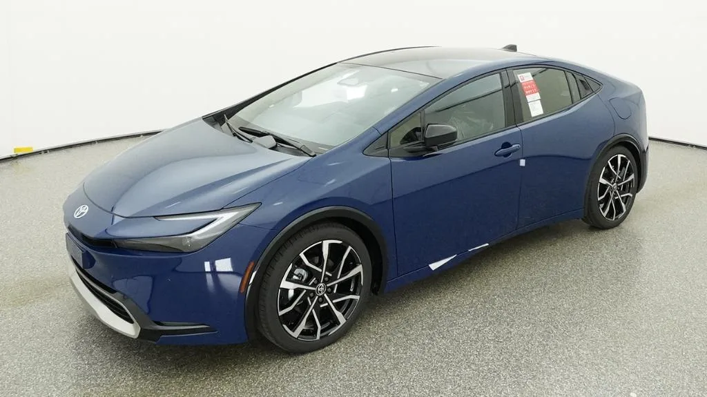 2026 Toyota Prius Plug-in Hybrid XSE Premium exterior