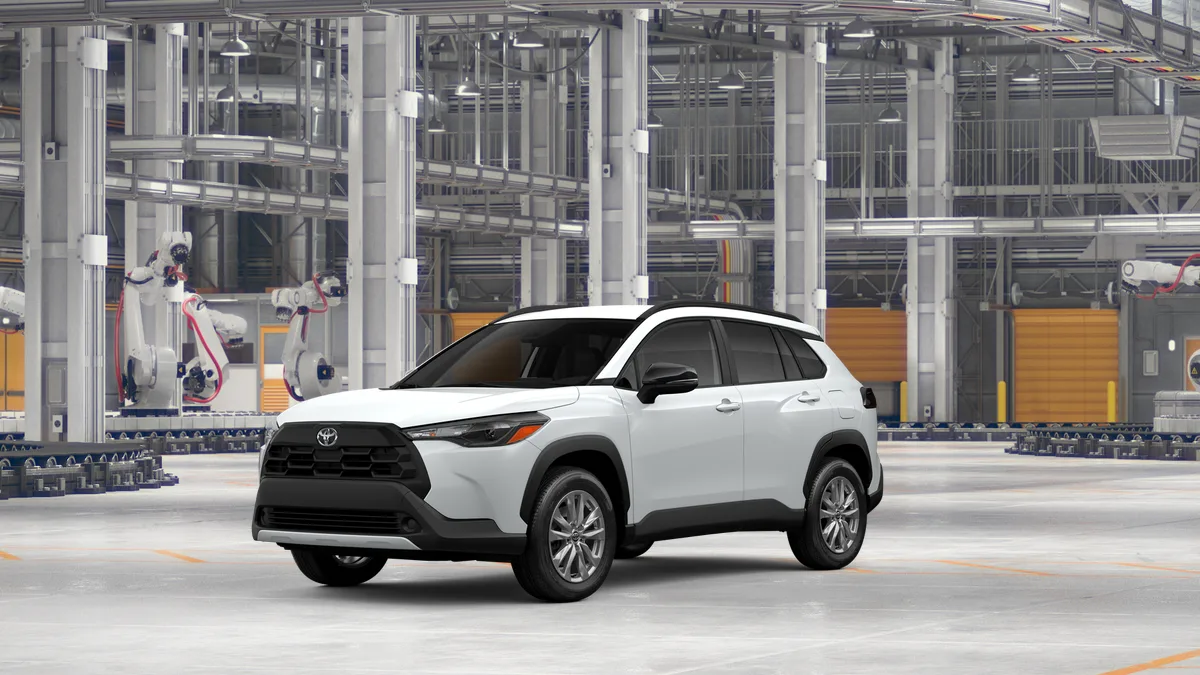 2026 Toyota Corolla Cross LE, photo 1 of 3