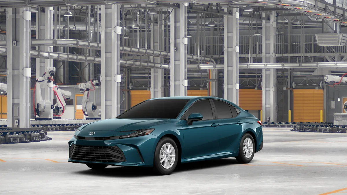 2026 Toyota Camry LE, photo 1 of 3