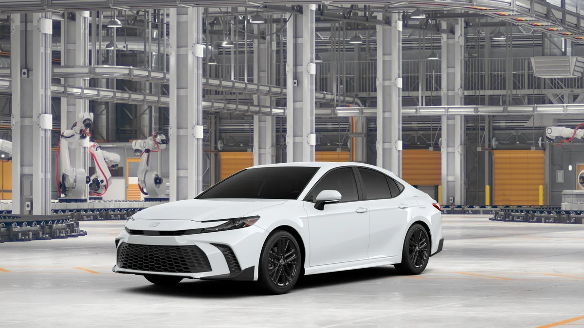 2026 Toyota Camry SE, photo 1 of 3
