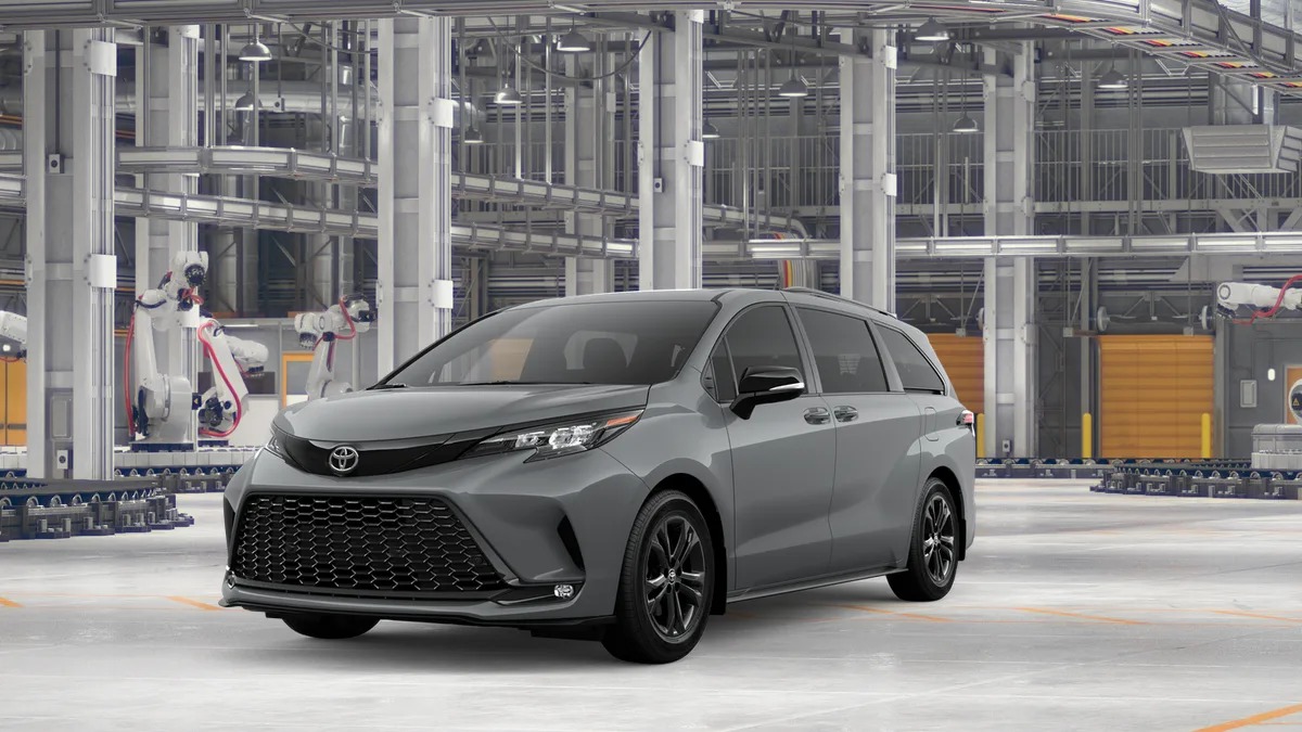 2026 Toyota Sienna XSE, photo 1 of 3