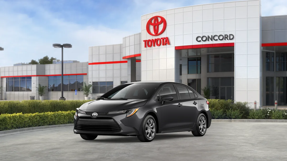 2026 Toyota Corolla LE, photo 1 of 3