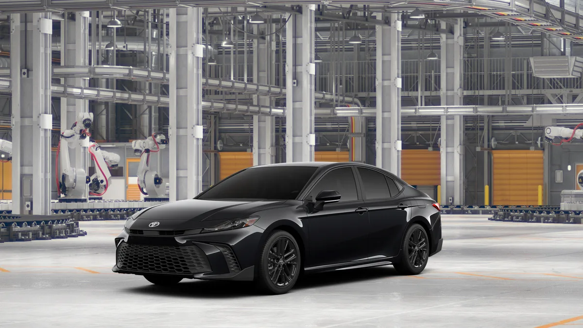 2026 Toyota Camry SE, photo 1 of 3