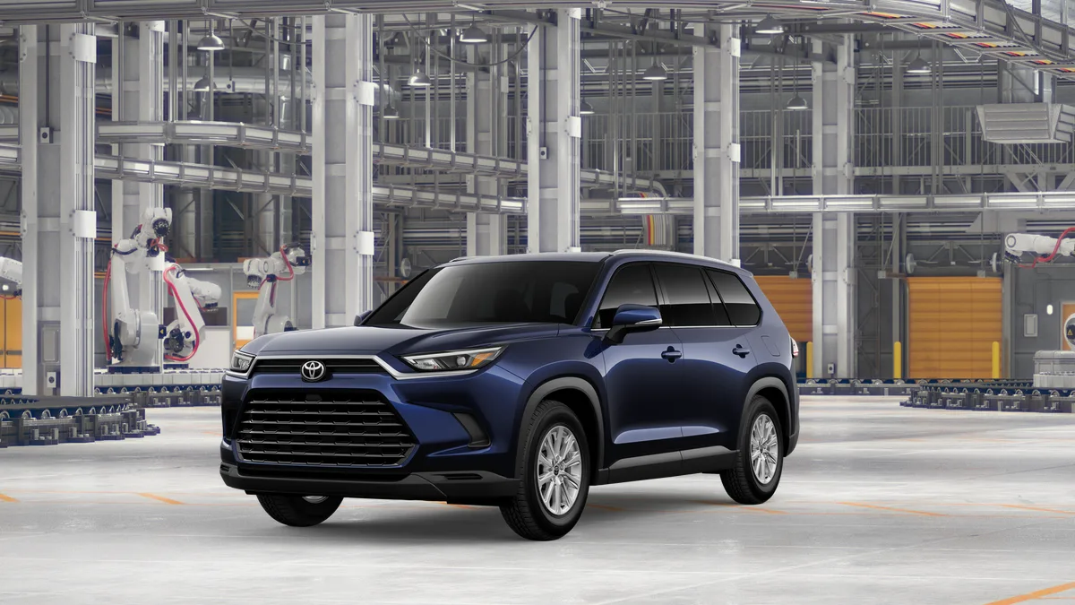 2026 Toyota Grand Highlander XLE, photo 1 of 3