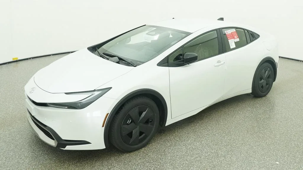 2026 Toyota Prius Plug-in Hybrid SE exterior