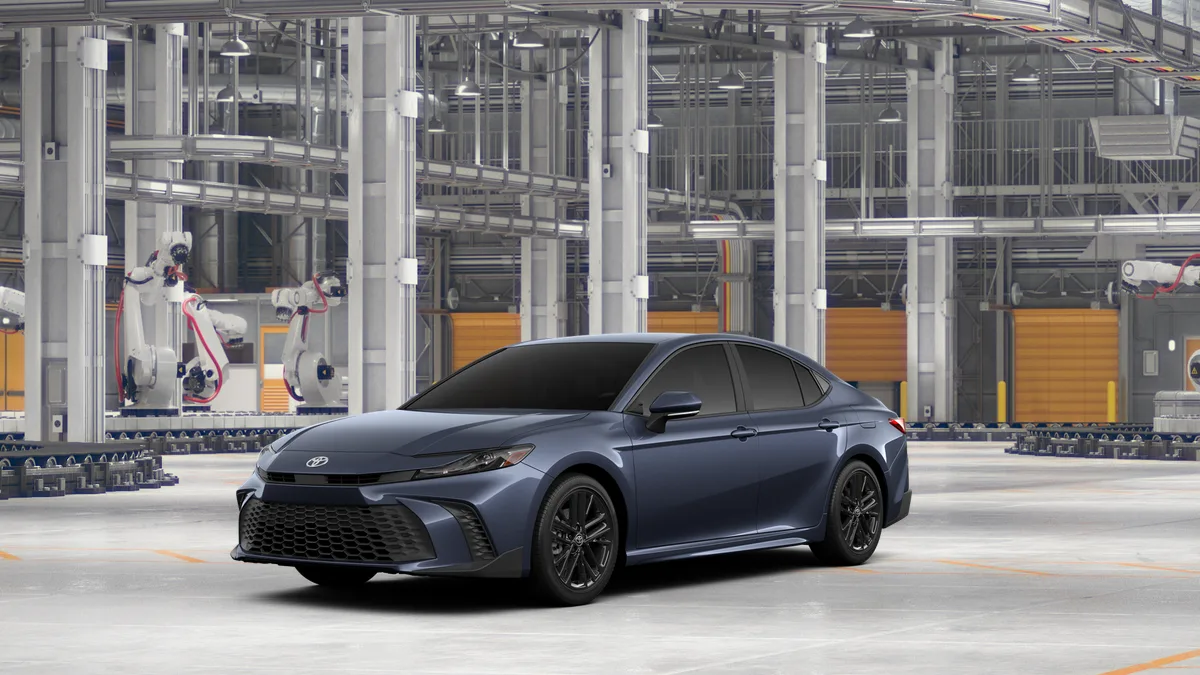 2026 Toyota Camry SE, photo 1 of 3