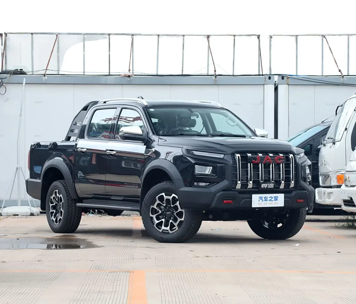 JAC Hunter Safety 2.0T Gasoline 4×4 exterior